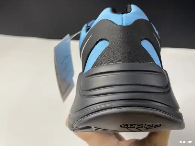 'Bright Boost GZ3079 MNVN Yeezy Cyan' 700 ADIDAS 0428